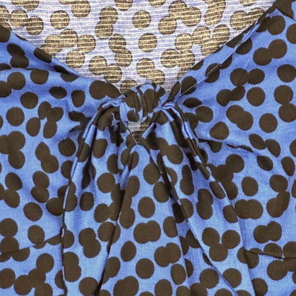 Ava & Viv Vibrant Blue& Black Polka Dot Knot Front Sweetheart Blouse Plus Size - Picture 3 of 10